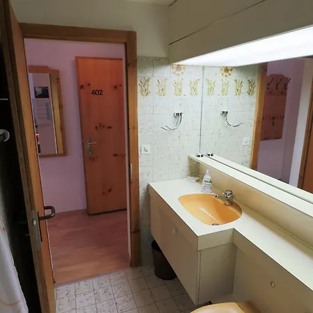 Apartment Richmond - 104 & 105 & 402 Davos